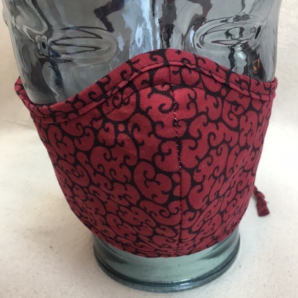 Red/black Swirl Fitted Fabric Face mask pocket - Picture 5 of 11